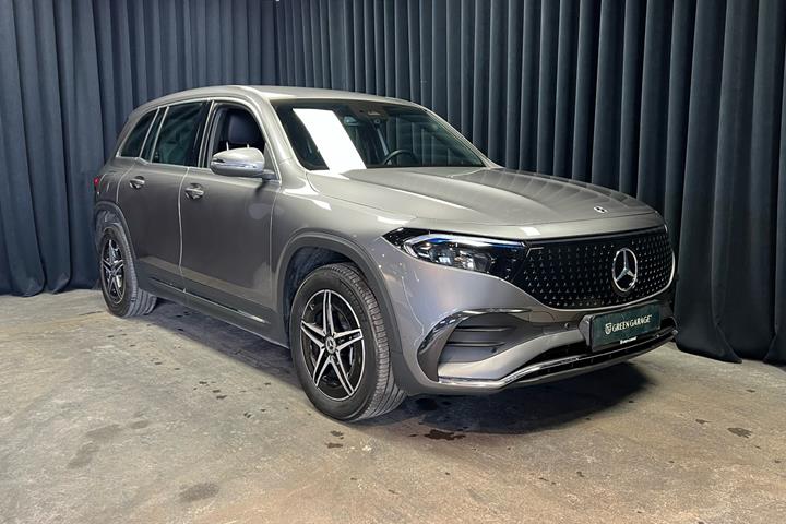 Grå Mercedes EQB 250+ fra 2025 set udefra