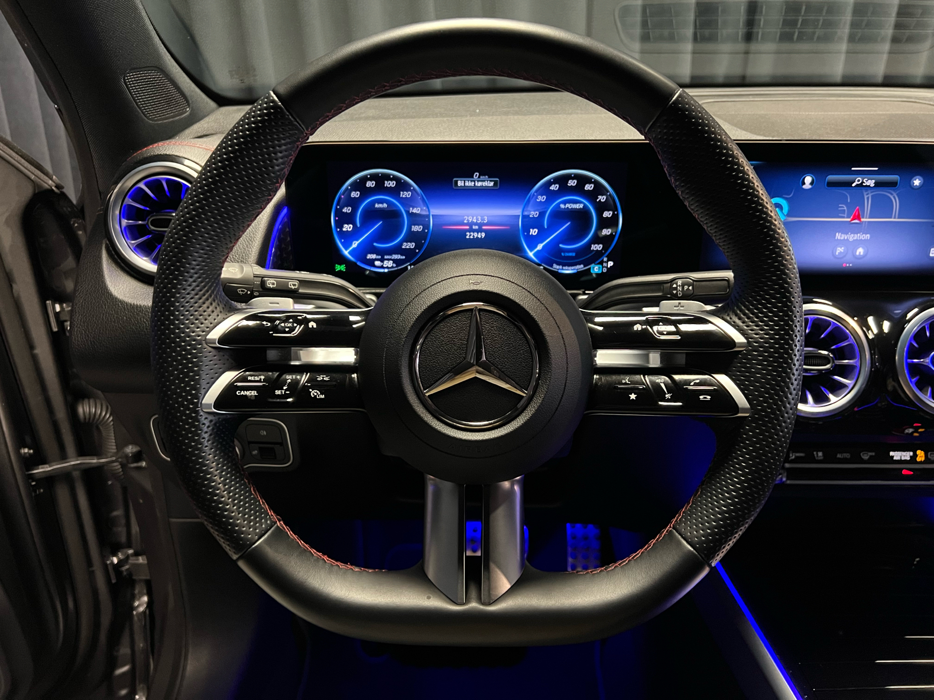 Grå Mercedes EQB 250+ fra 2025