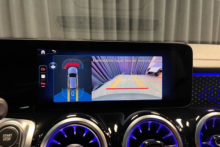 Grå Mercedes EQB 250+ fra 2025