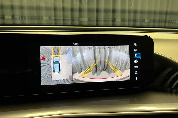 Grå Mercedes EQC 400 fra 2023