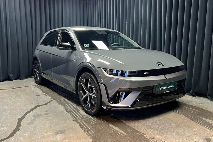 Grå Hyundai Ioniq 5 fra 2026 set udefra