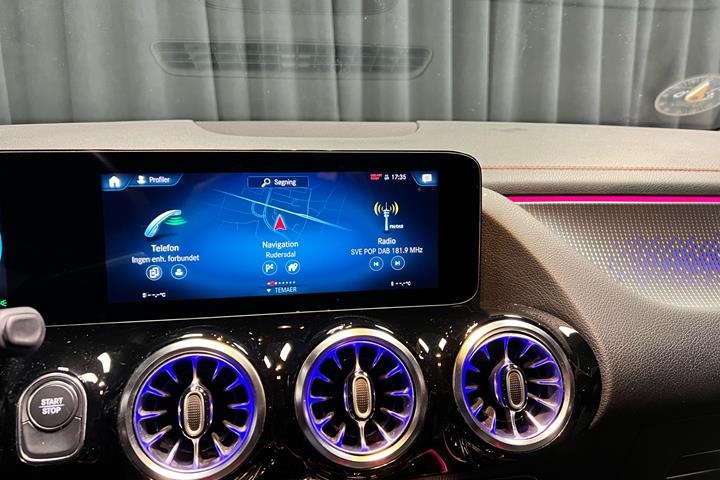 Hvid Mercedes EQA 250 fra 2022