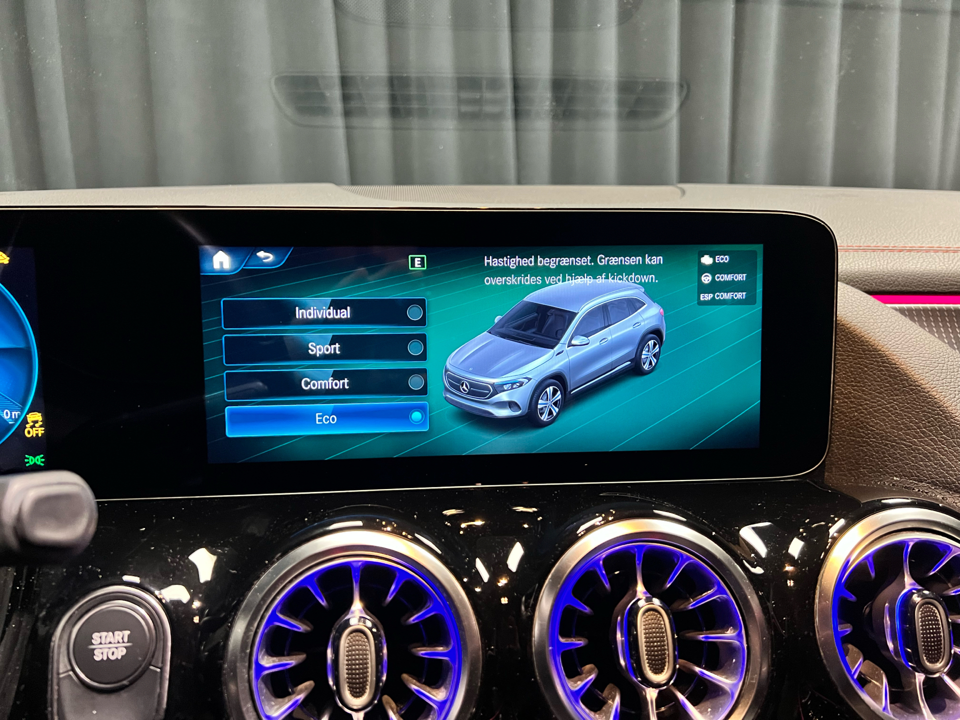 Hvid Mercedes EQA 250 fra 2022