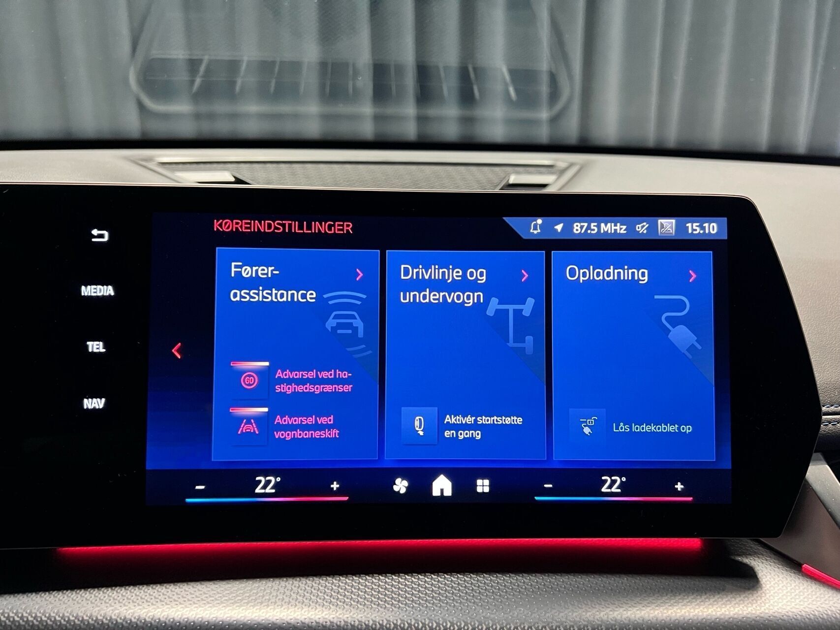 Sølv BMW iX1 fra 2024