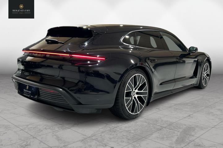 Sort Porsche Taycan fra 2022