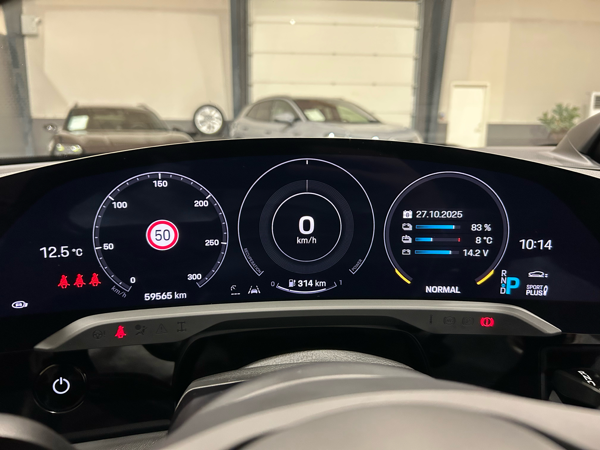 Sort Porsche Taycan fra 2022