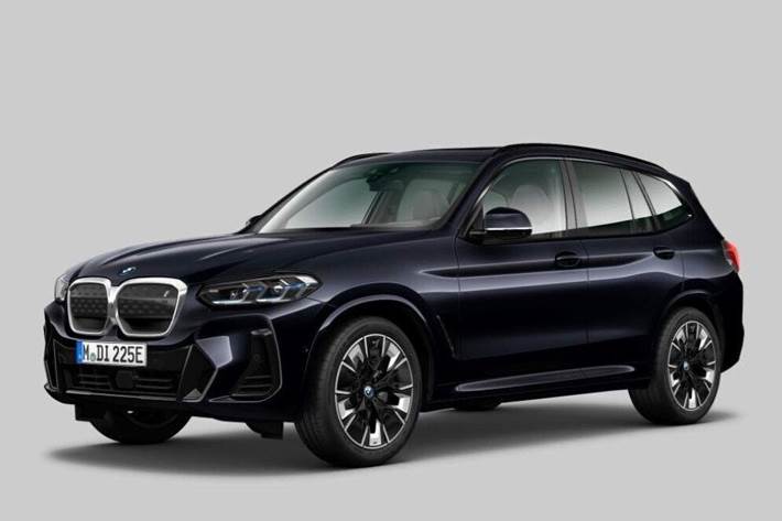 Sort BMW iX3 fra 2022 set udefra