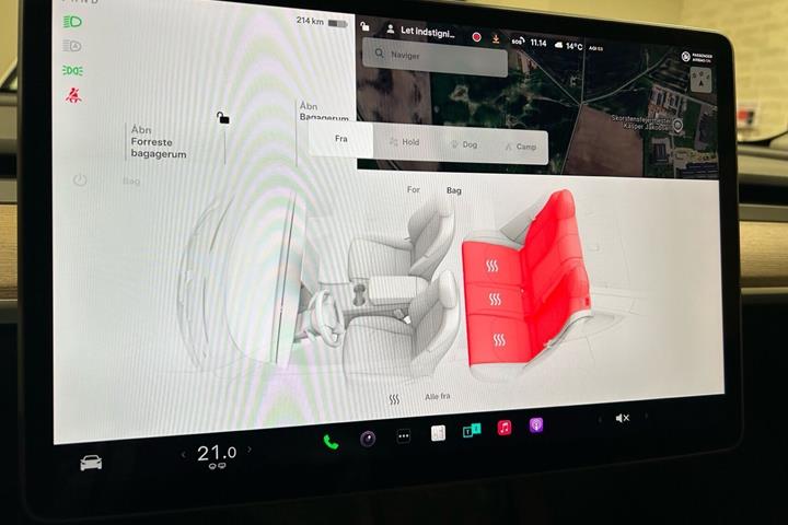 Rød Tesla Model Y fra 2023