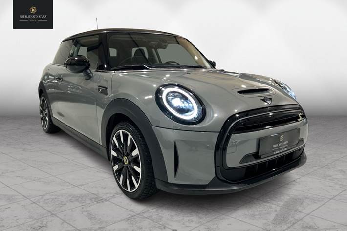 Grå Mini Cooper fra 2021 set udefra