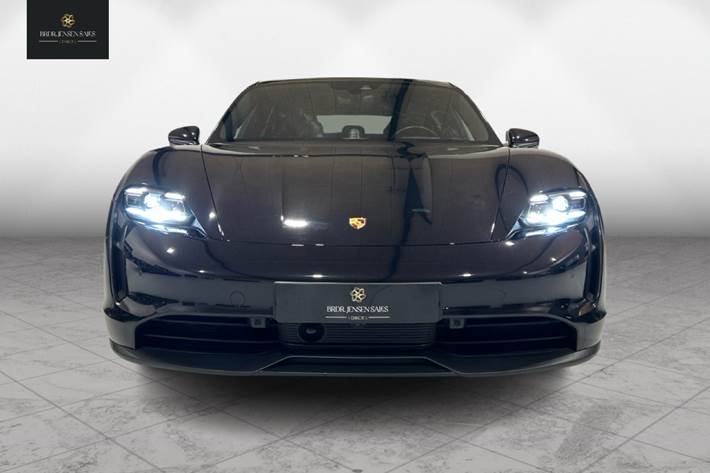 Sort Porsche Taycan fra 2022