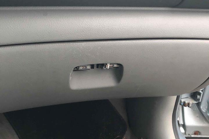 Blå VW Passat fra 2001