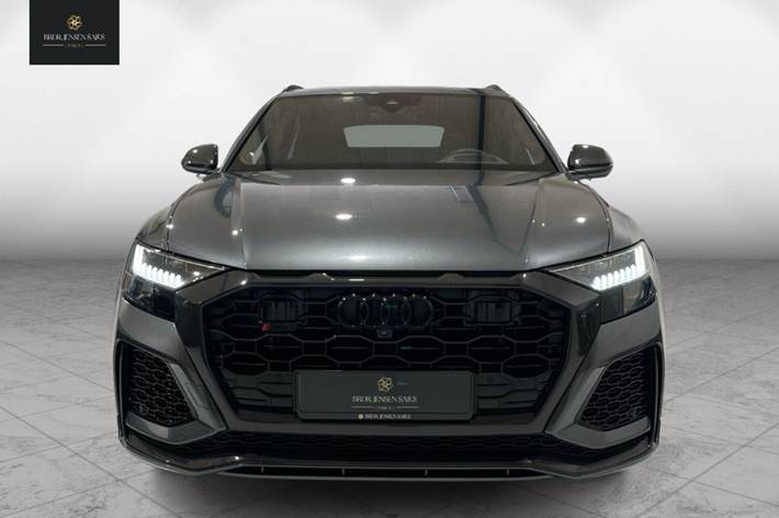 Grå Audi RS Q8 fra 2020