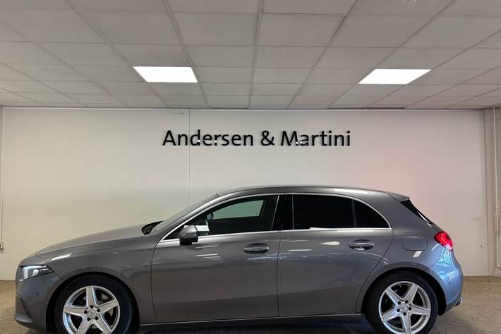 Grå Mercedes A200 fra 2018