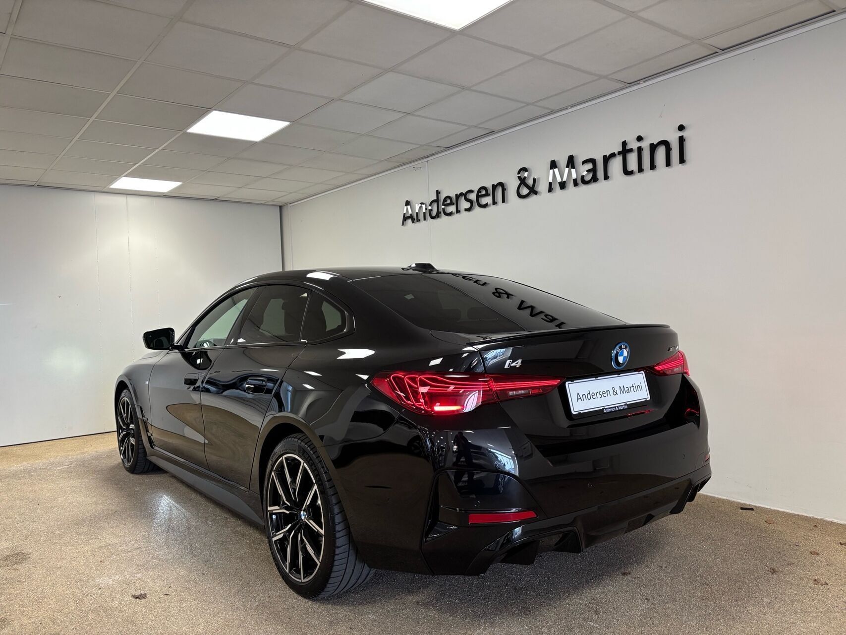Sort BMW i4 fra 2025