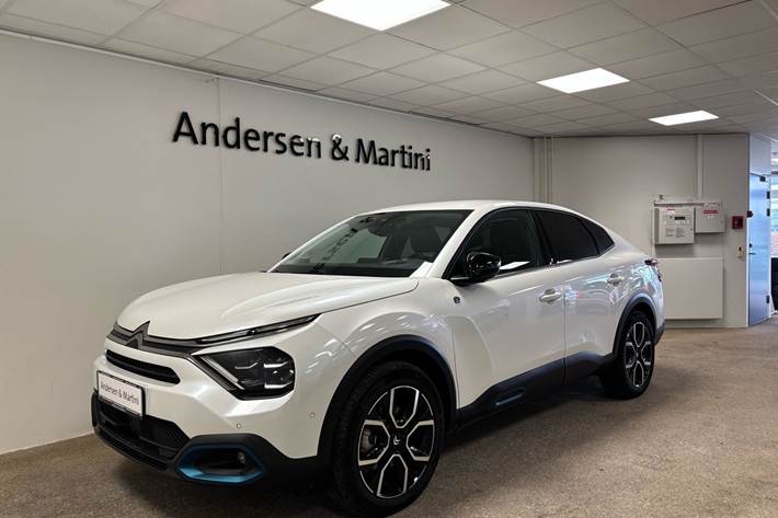 Hvid Citroën ë-C4 X fra 2023 set udefra