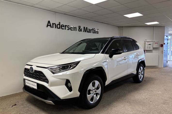 Hvid Toyota RAV4 fra 2020