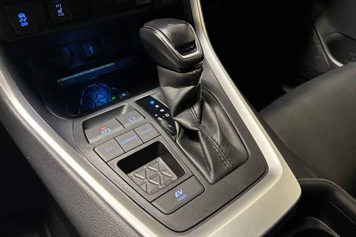 Hvid Toyota RAV4 fra 2020