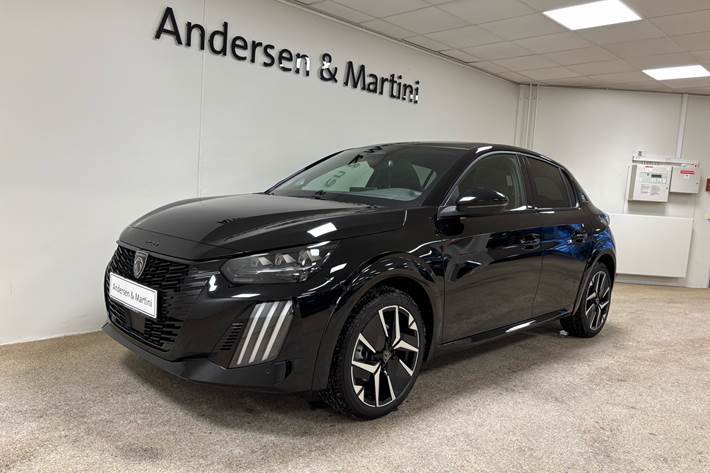 Sort Peugeot e-208 fra 2025 set udefra