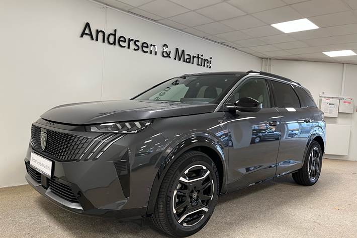 Grå Peugeot e-5008 fra 2025 set udefra