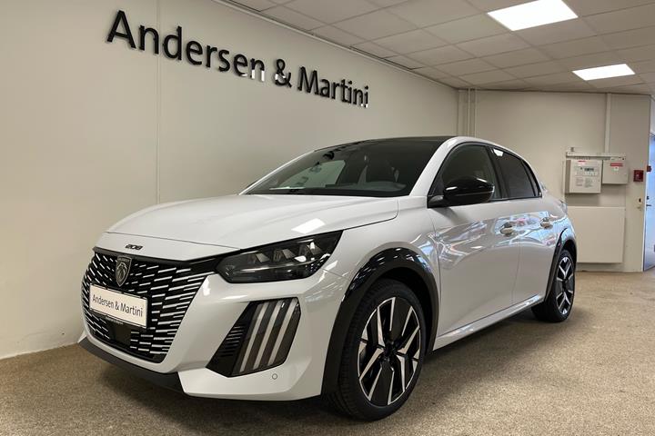 Hvid Peugeot e-208 fra 2025 set udefra