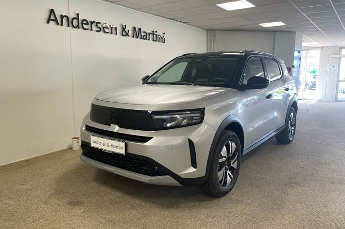 Sølv Opel Frontera fra 2025 set udefra