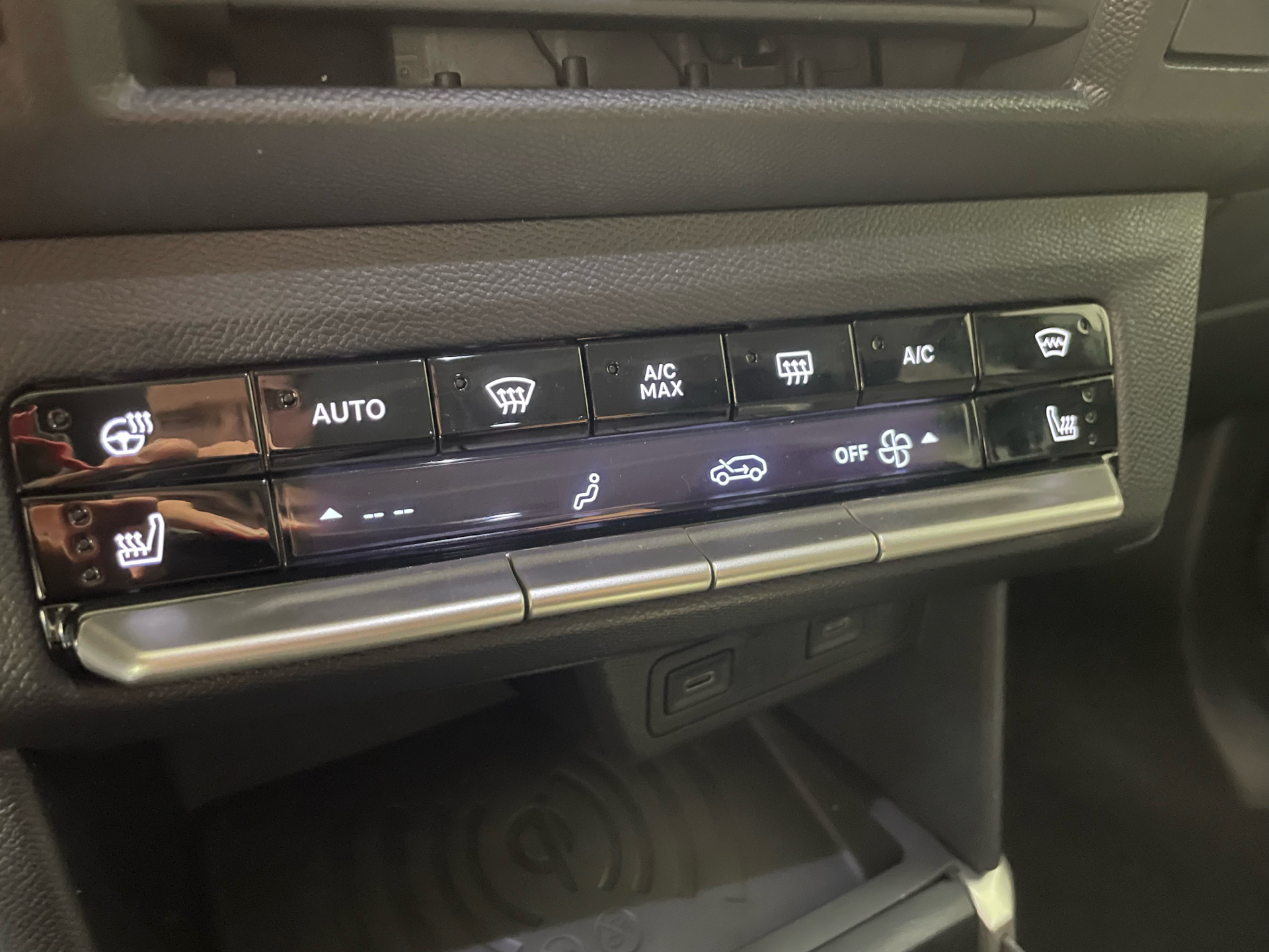 Sølv Opel Frontera fra 2025