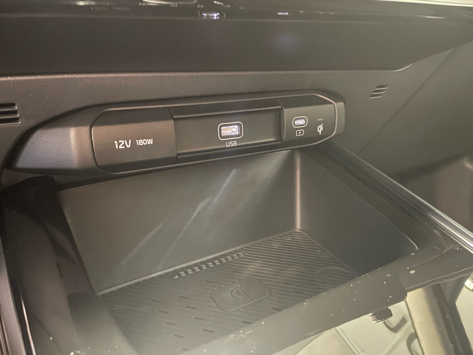 Grå Kia Niro EV fra 2025