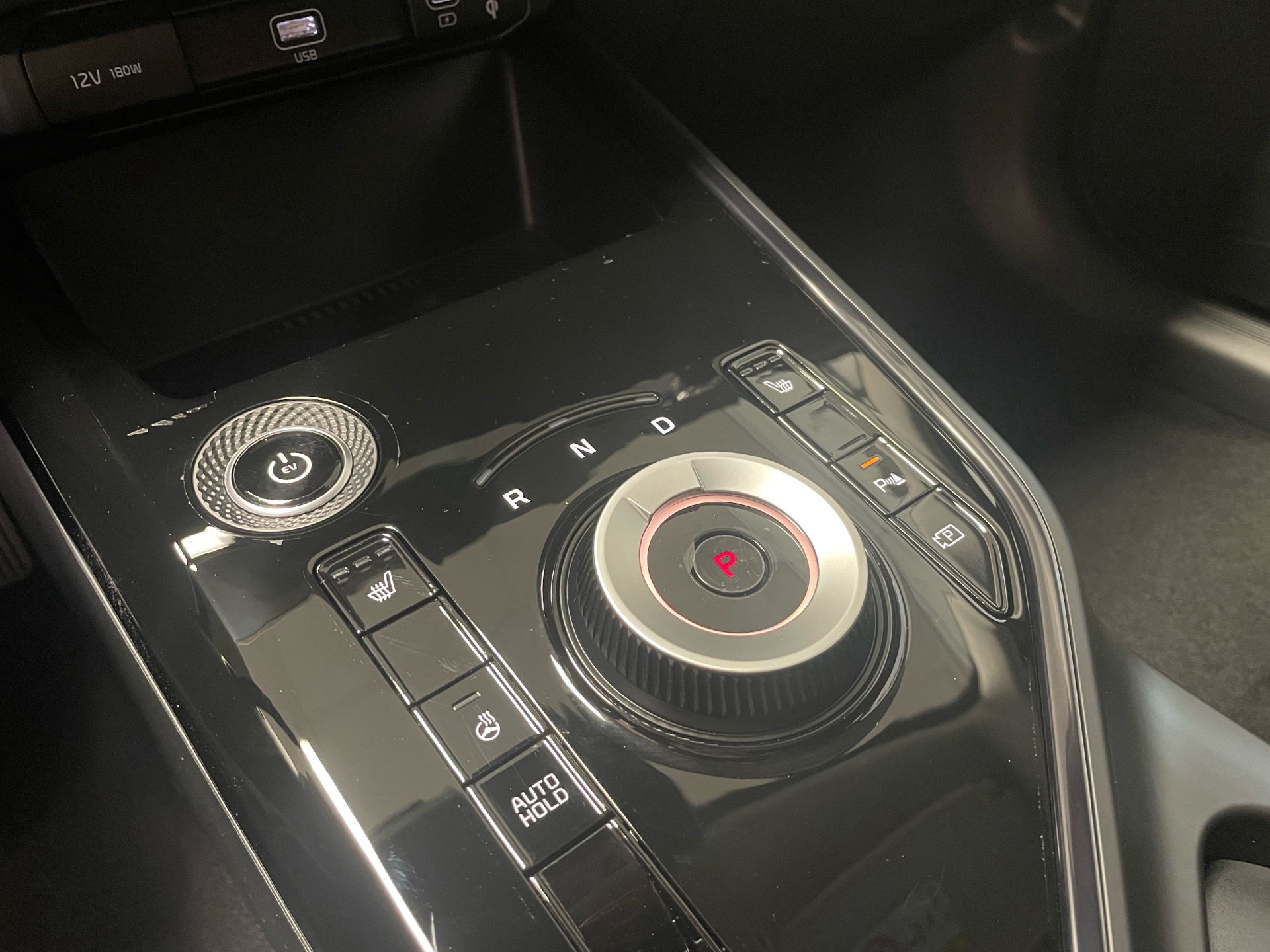 Grå Kia Niro EV fra 2025