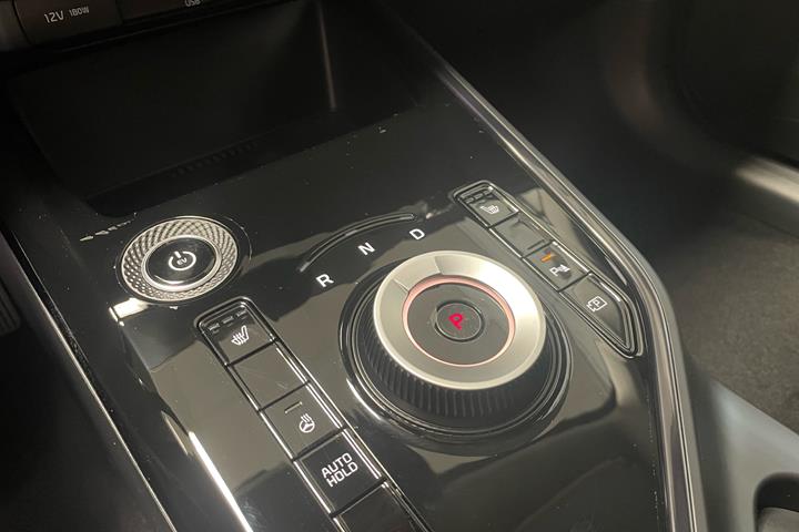 Grå Kia Niro EV fra 2025
