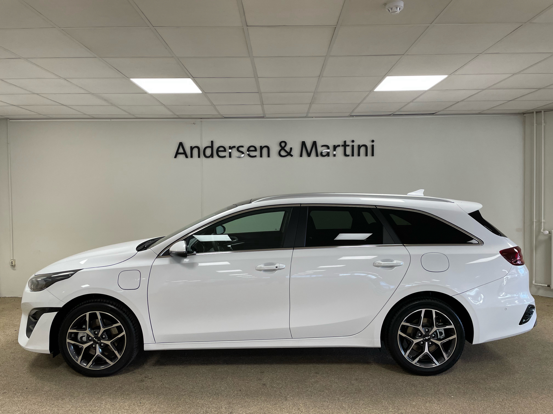 Kia Ceed 1,6 SW GDI PHEV  Plugin-hybrid Upgrade DCT 141HK Stc 6g Aut.