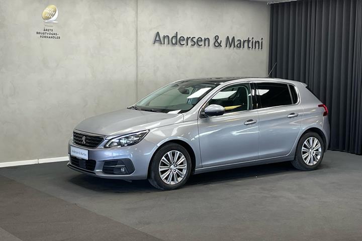 Sort Peugeot 308 fra 2019 set udefra