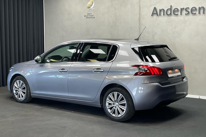 Sort Peugeot 308 fra 2019
