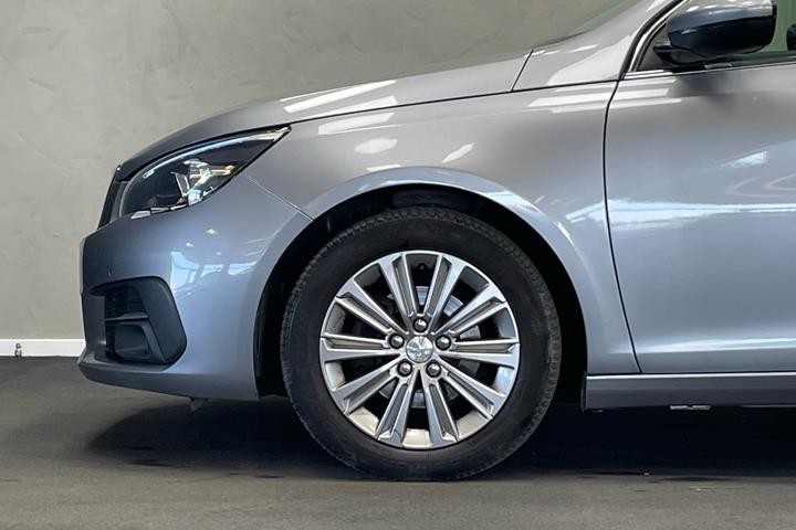 Sort Peugeot 308 fra 2019
