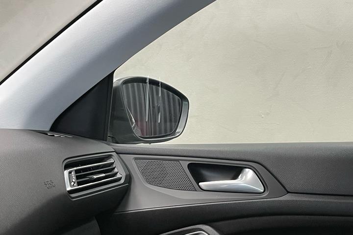 Sort Peugeot 308 fra 2019