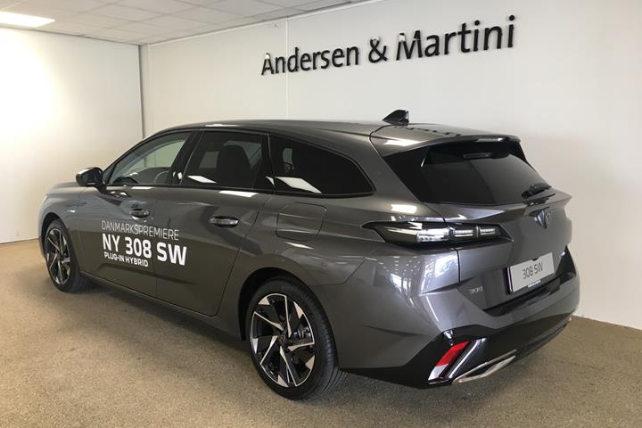 Grå Peugeot 308 fra 2022
