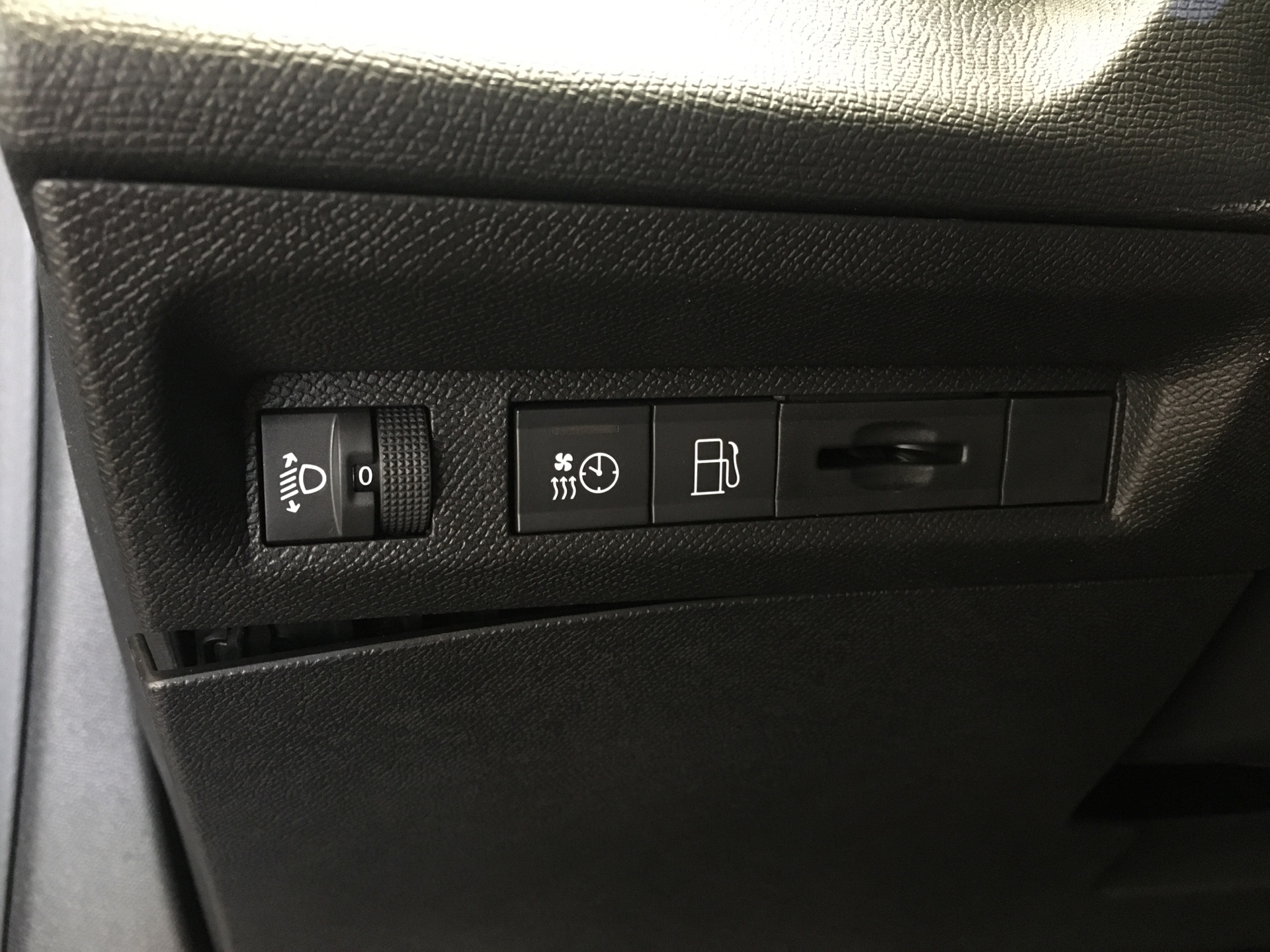 Peugeot 308 1,6 SW Plugin-hybrid First Selection EAT8 180HK Stc 8g Aut.