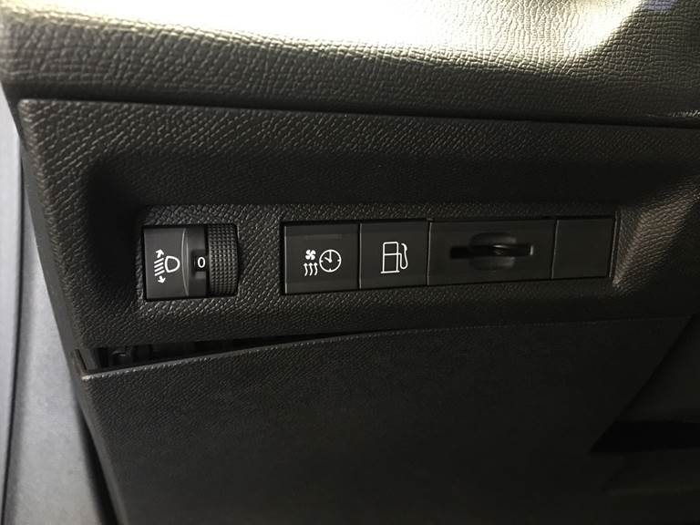 Peugeot 308 1,6 SW Plugin-hybrid First Selection EAT8 180HK Stc 8g Aut.