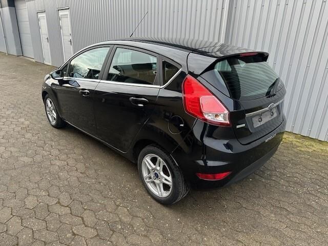 Sort Ford Fiesta fra 2013