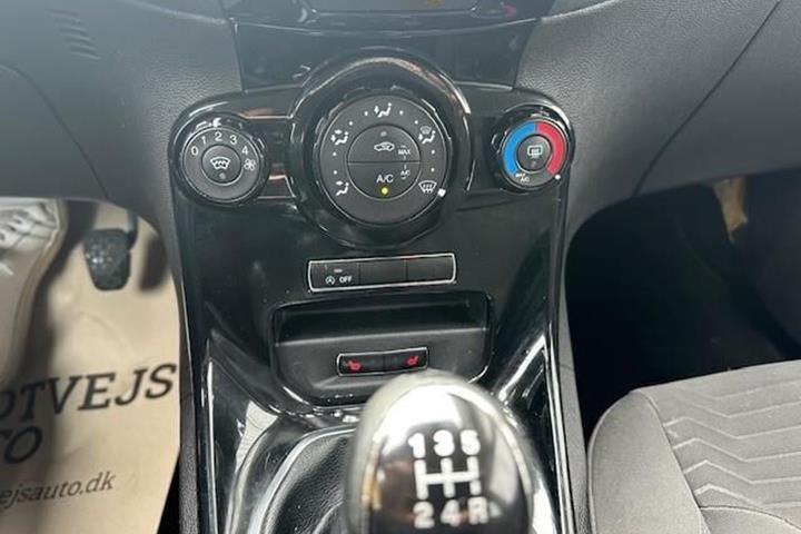 Sort Ford Fiesta fra 2013
