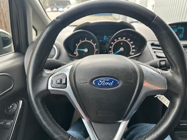 Sort Ford Fiesta fra 2013