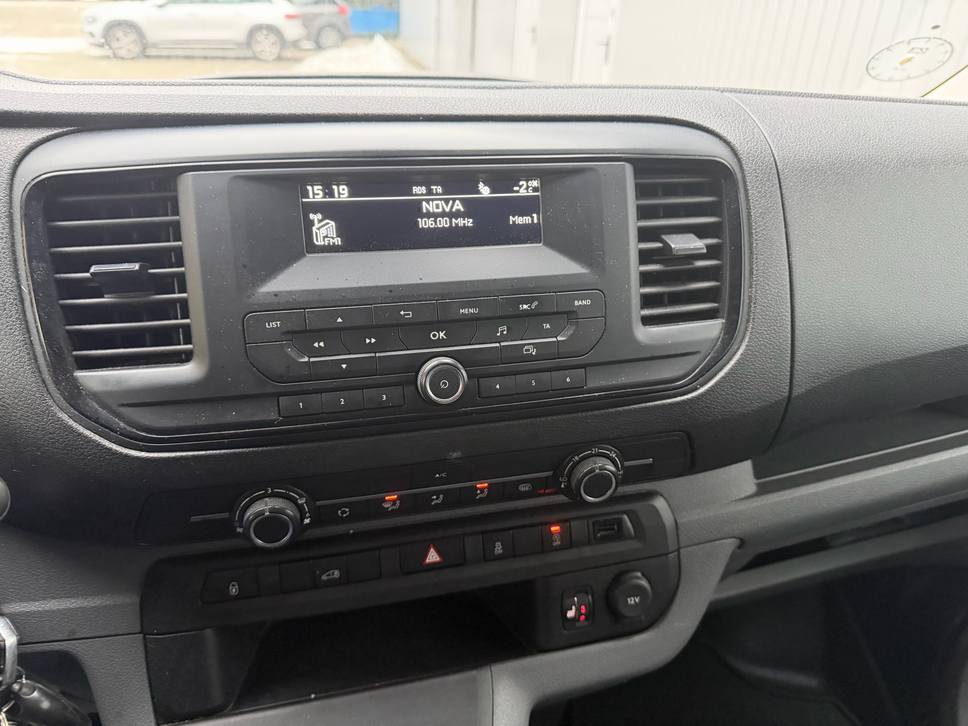 Hvid Peugeot Expert fra 2018