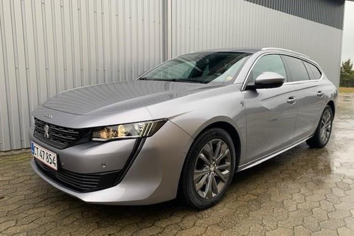 Grå Peugeot 508 fra 2020 set udefra