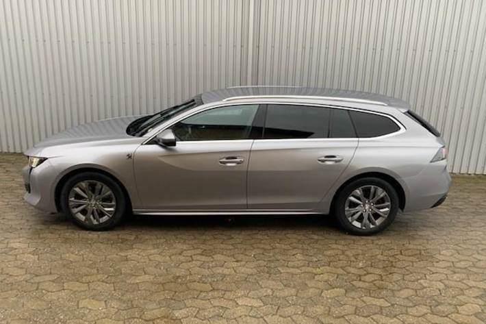 Grå Peugeot 508 fra 2020