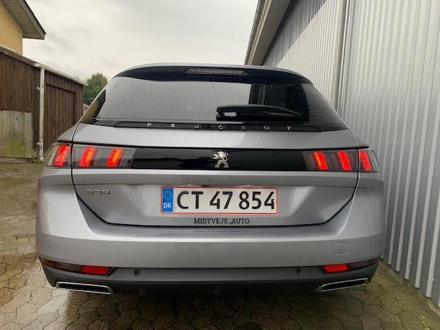 Grå Peugeot 508 fra 2020