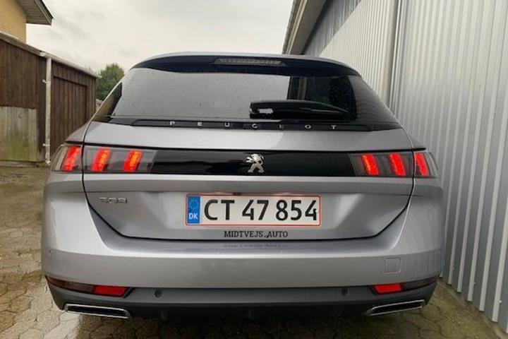 Grå Peugeot 508 fra 2020