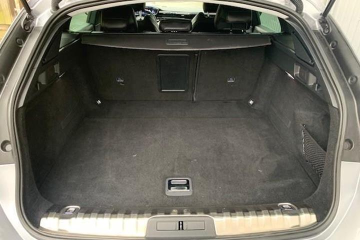 Grå Peugeot 508 fra 2020