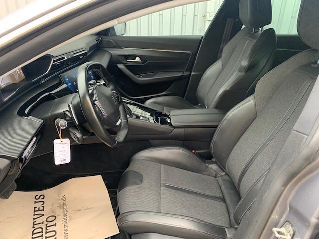 Grå Peugeot 508 fra 2020