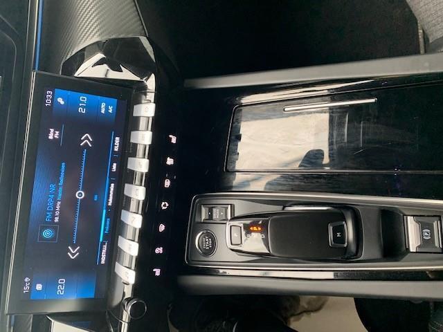 Grå Peugeot 508 fra 2020