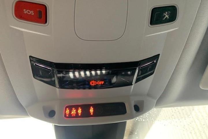 Grå Peugeot 508 fra 2020