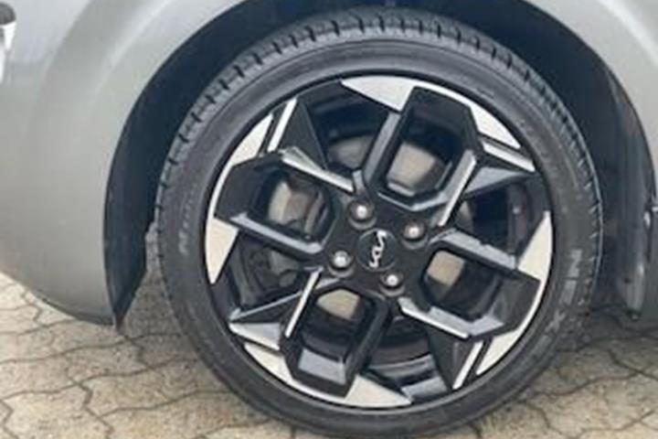 Sølv Kia Picanto fra 2023